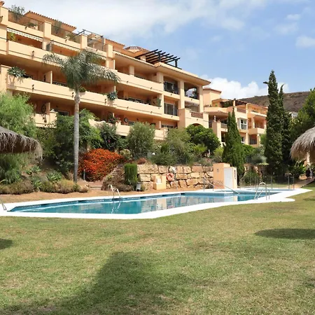 3 Bedroom, Top Floor With Fantastic Terrace And Pools Sitio de Calahonda Exterior photo