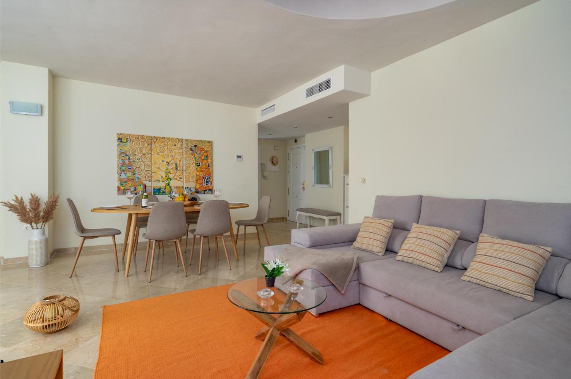 Appartement 3 Bedroom, Floor With Fantastic Terrace And Pools Sitio de Calahonda