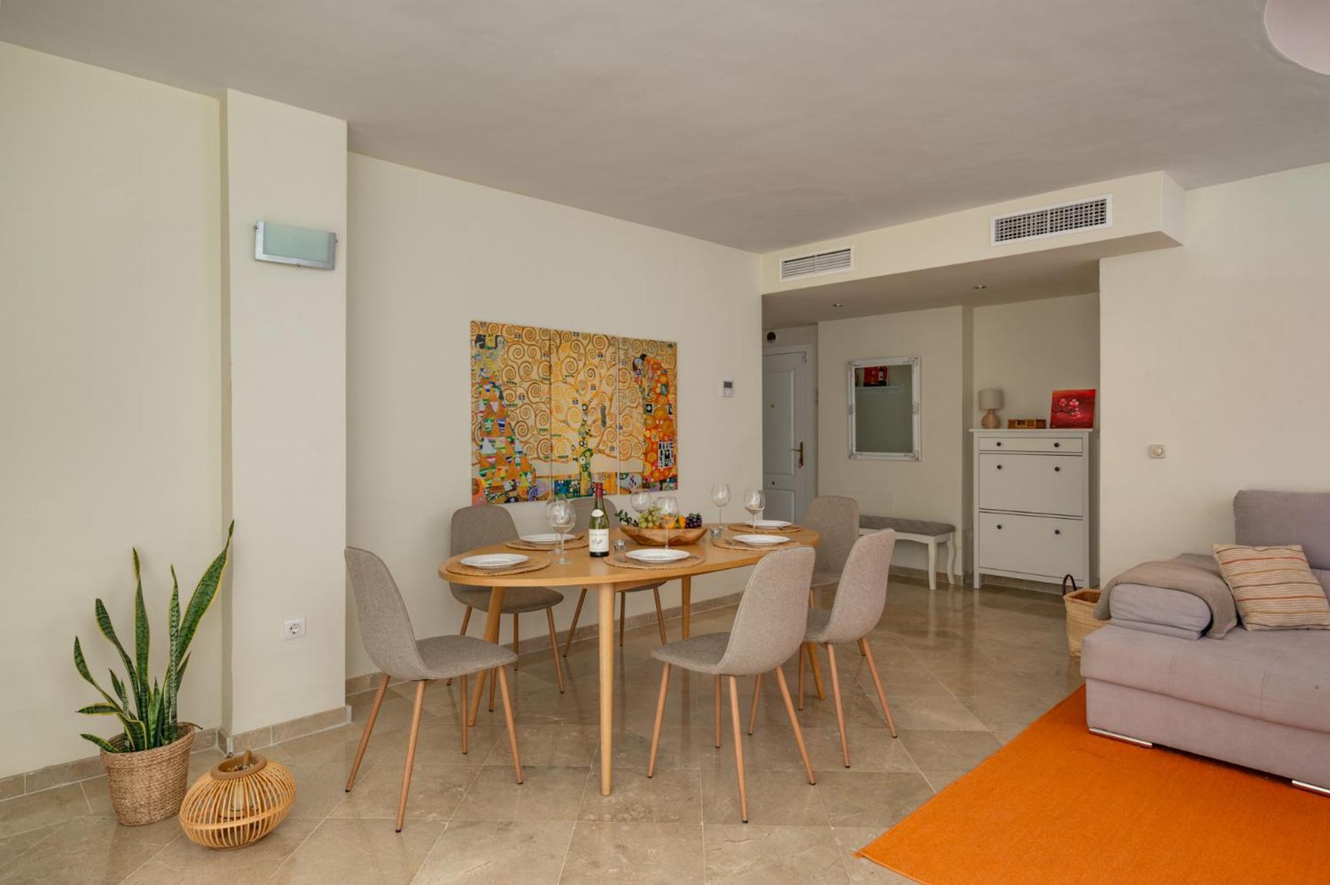 3 Bedroom, Floor With Fantastic Terrace And Pools Sitio de Calahonda