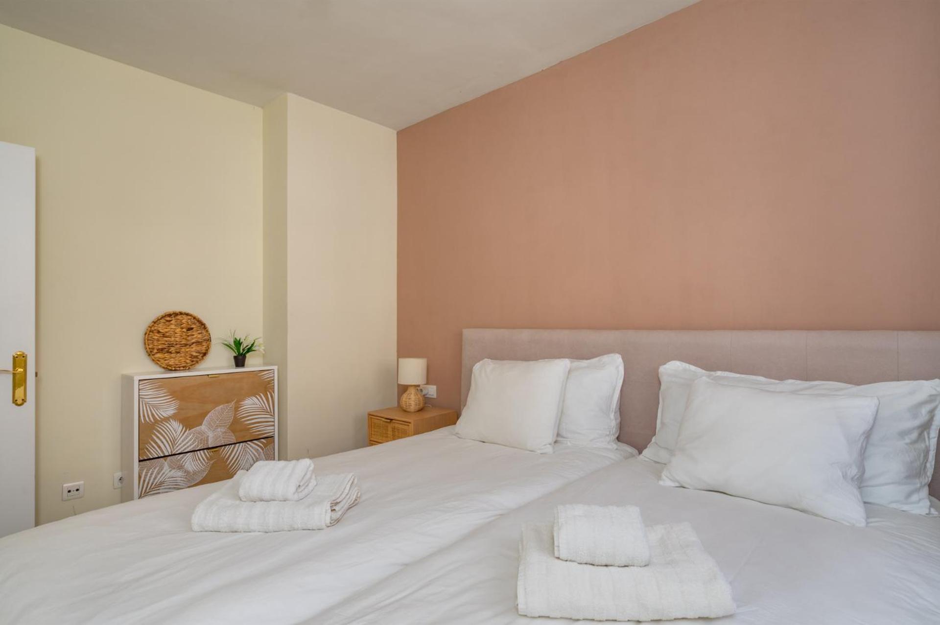3 Bedroom, Floor With Fantastic Terrace And Pools Appartement *